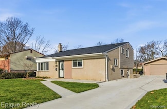 20413 Caniff St, Clinton Township, MI 48035