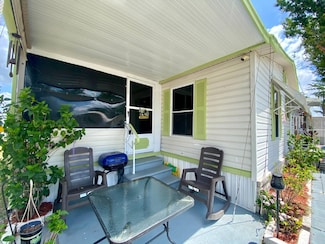 9141 Berkshire Ln, Tampa, FL 33635