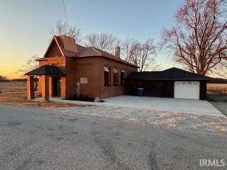 9335 Hoffman Rd, Fort Wayne, IN 46816