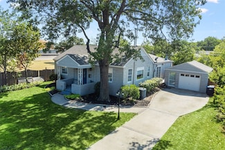 2512 Halloran St, Fort Worth, TX 76107