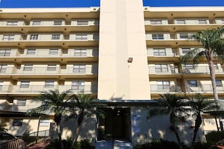 800 Cove Cay Dr Unit 4F, Clearwater, FL 33760