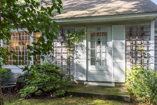 72 Hathaway Rd, Osterville, MA 02655