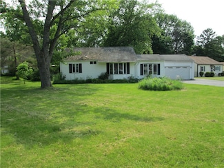 54 Seneca St, Webster, NY 14580