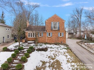 2452 Albert Dr SE, Grand Rapids, MI 49506