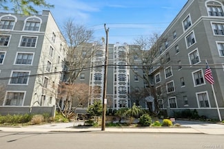 1185 E Broadway Unit 4A, Hewlett, NY 11557