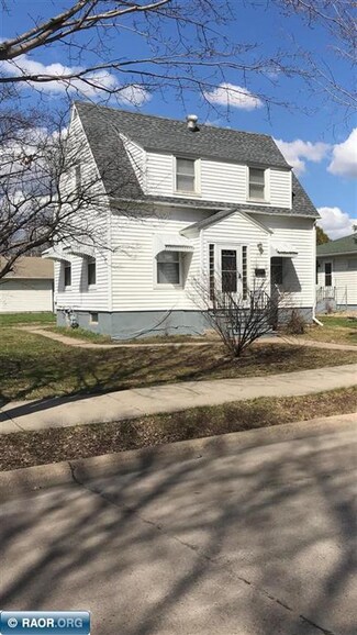 719 9th St S, Virginia, MN 55792
