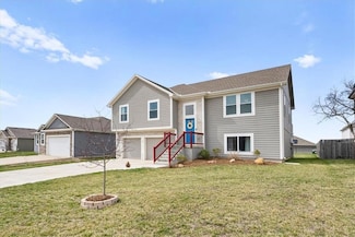 706 Hidden Meadows Dr, Paola, KS 66071