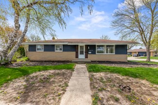 1417 Empire Ct, Waukesha, WI 53186