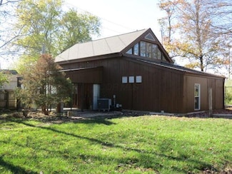 11 Plumb St, Lockbourne, OH 43137