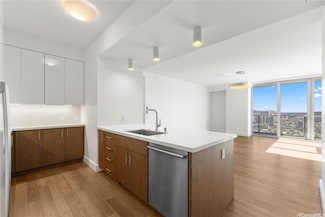 629 Keeaumoku St Unit 3711, Honolulu, HI 96814