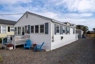 65 Brown Ave, Hampton, NH 03842