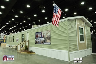 37 Thorn Locust Ln, London, OH 43140