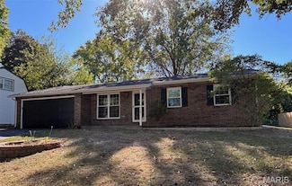 220 Country Meadow Ln, Belleville, IL 62221