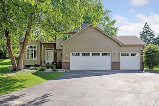 1000 Wildflower Ct, Saint Paul, MN 55123
