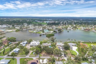 205 Louella Ln, Nokomis, FL 34275
