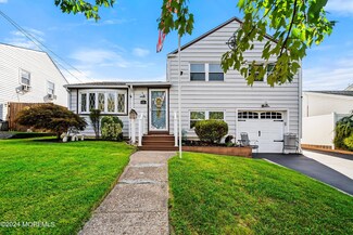 5 Florence Dr, Parlin, NJ 08859