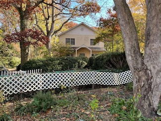 143 Walter Ave, Hauppauge, NY 11788