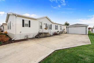 22710 S Ravisloe Ln, Frankfort, IL 60423