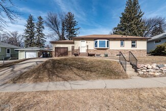 1144 Keating Dr, Bismarck, ND 58501