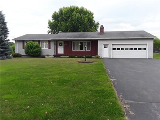 6878 Maple Ave, Sodus, NY 14551