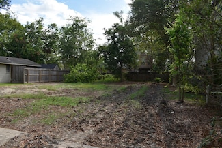5517 Newcastle St, Bellaire, TX 77401