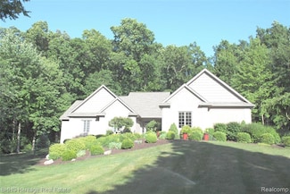 513 Timbermill Ln Unit 10, Howell, MI 48843