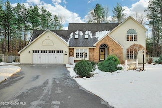 19 Brookshire Trace, Queensbury, NY 12804