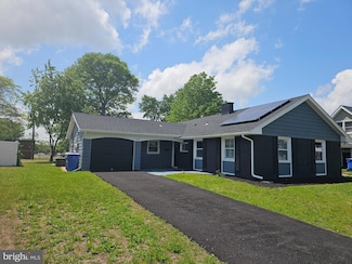 55 Bartlett Ln, Willingboro, NJ 08046