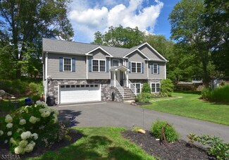 1 Maple Ave, Oak Ridge, NJ 07438