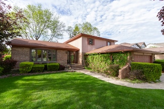 574 Sandpebble Dr, Schaumburg, IL 60193