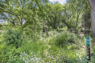 1984 Prosperity Rd, North Saint Paul, MN 55109
