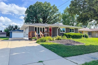 3223 Hull Ave, Des Moines, IA 50317