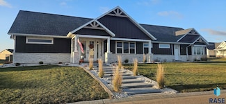 2740 Sweetgrass Dr, Brookings, SD 57006
