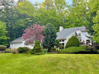 5 Wildwood Dr, Campton, NH 03223