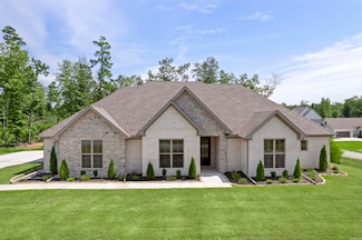200 Middleton Place Dr, Benton, AR 72019