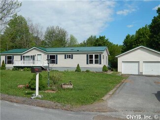 18 Lathrop St, Carthage, NY 13619