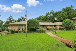 117 Nowlin Dr, Lewisville, TX 75077