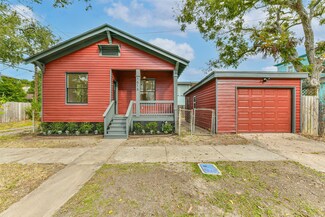 1616 38th St, Galveston, TX 77550