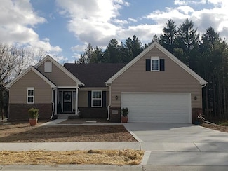 10643 Valley View Dr, Saline, MI 48176