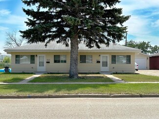 2513 2nd Ave SW Unit 2515 2nd Ave SW, Minot, ND 58701