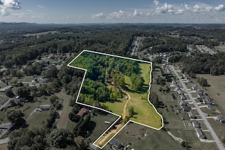 725 Hammond Ave, Mount Carmel, TN 37645