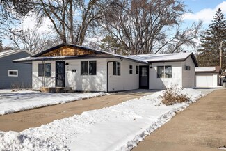 922 6th St W, Hastings, MN 55033