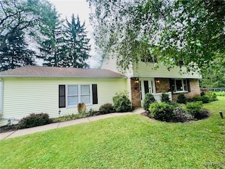 4876 Meadow Ln, Hamburg, NY 14075