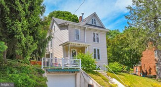 147 Hanover St, Glen Rock, PA 17327