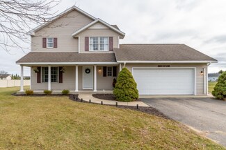 54045 W Ridgeview Cir, Paw Paw, MI 49079