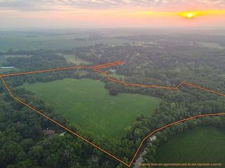 000 Mountain Ln, Freeport, IL 61032