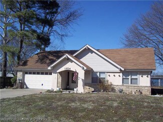 1604 Strozier Ct, Barling, AR 72923
