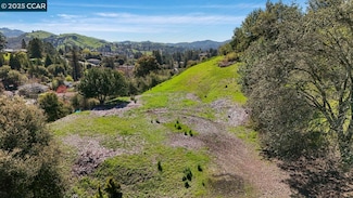38 Warfield Dr, Moraga, CA 94556