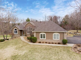 9906 Livery Ln, Lakeville, MN 55044