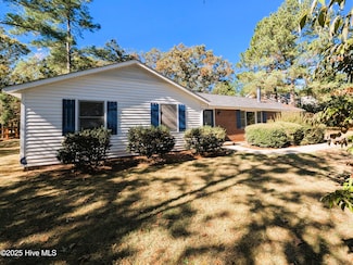 290 Diamondhead Dr S, Pinehurst, NC 28374